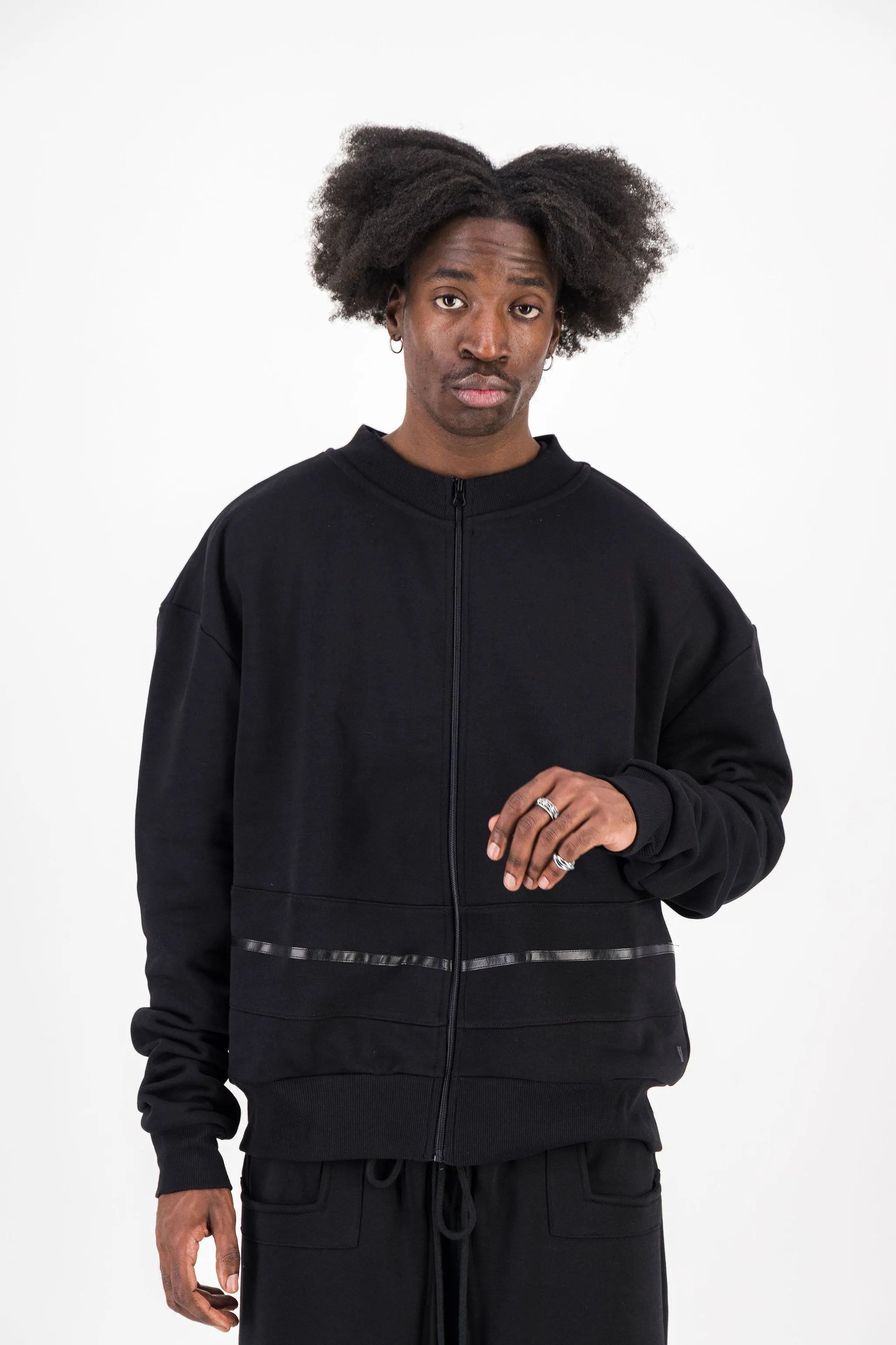 BLACK CREWNECK BOMBER VEST