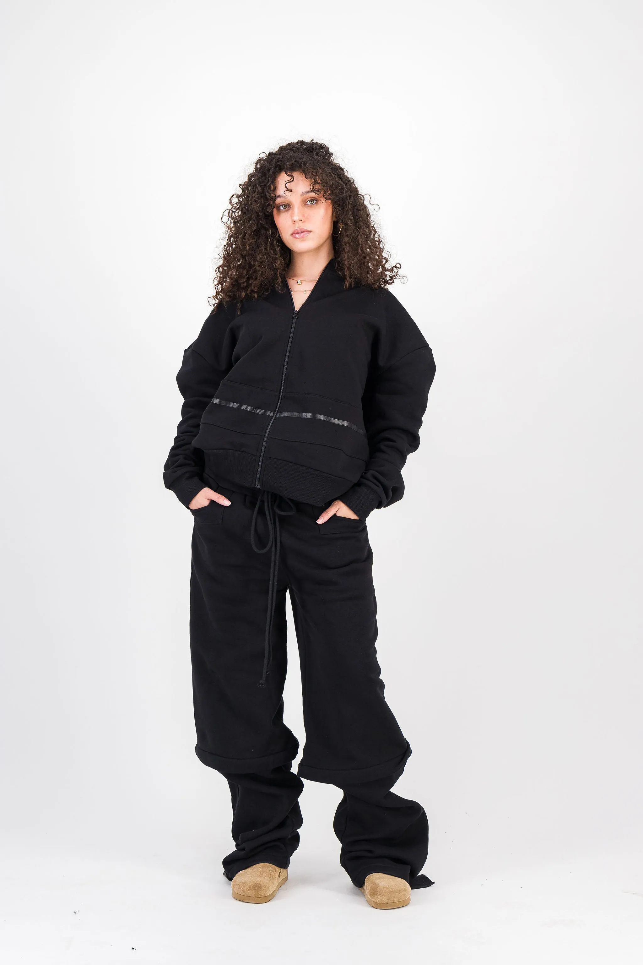 BLACK CREWNECK BOMBER VEST