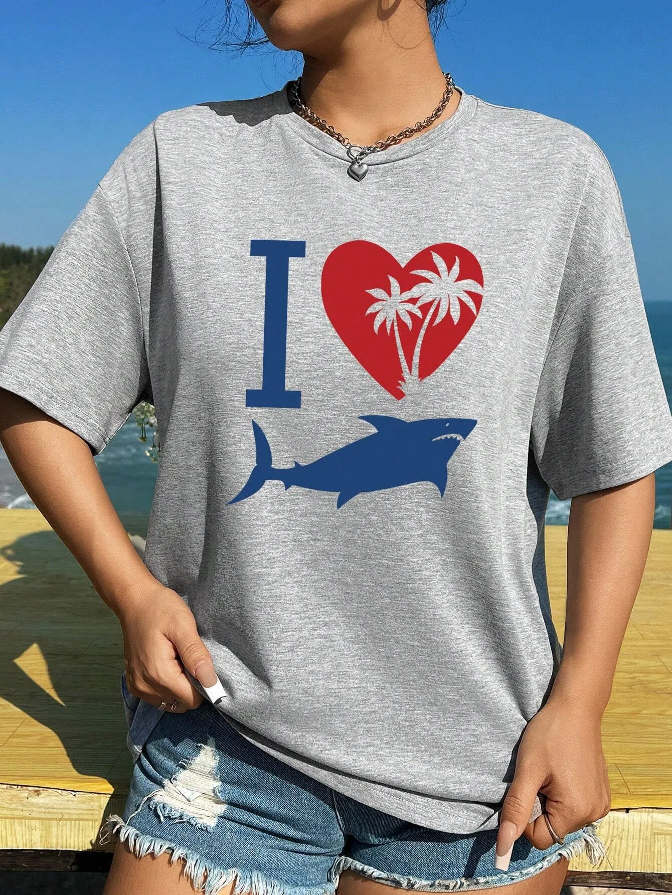 Ezwear Oversized T-Shirts Casual Simple Shark Print Light Floral Grey