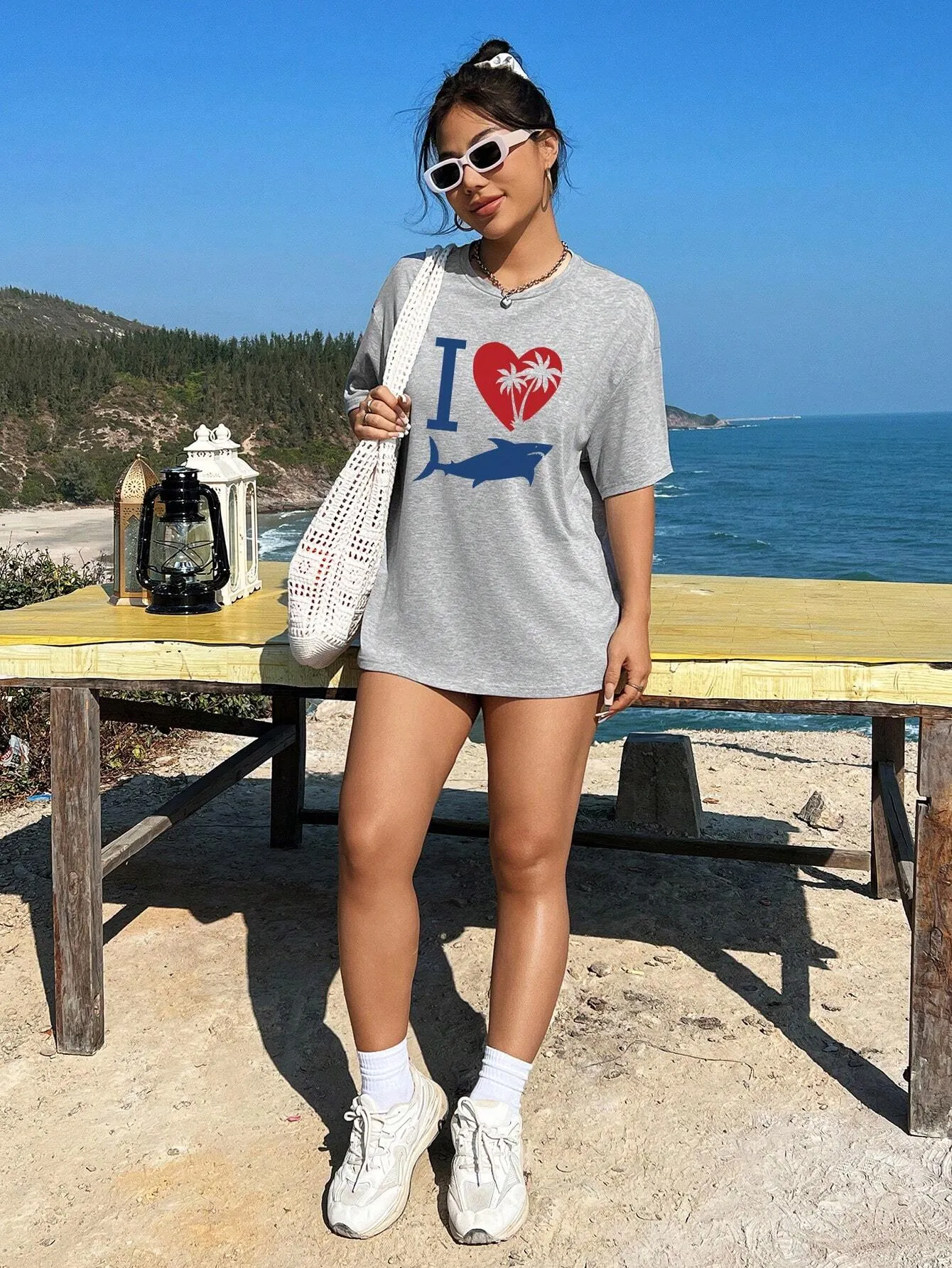 Ezwear Oversized T-Shirts Casual Simple Shark Print Light Floral Grey